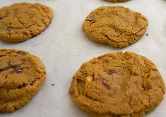 Faire des cookies au beurre de cacahuètes